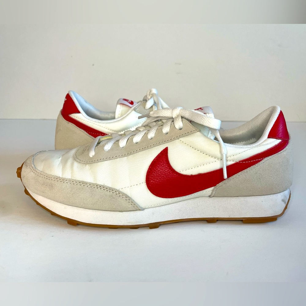 Nike Waffle One Women's Sneaker